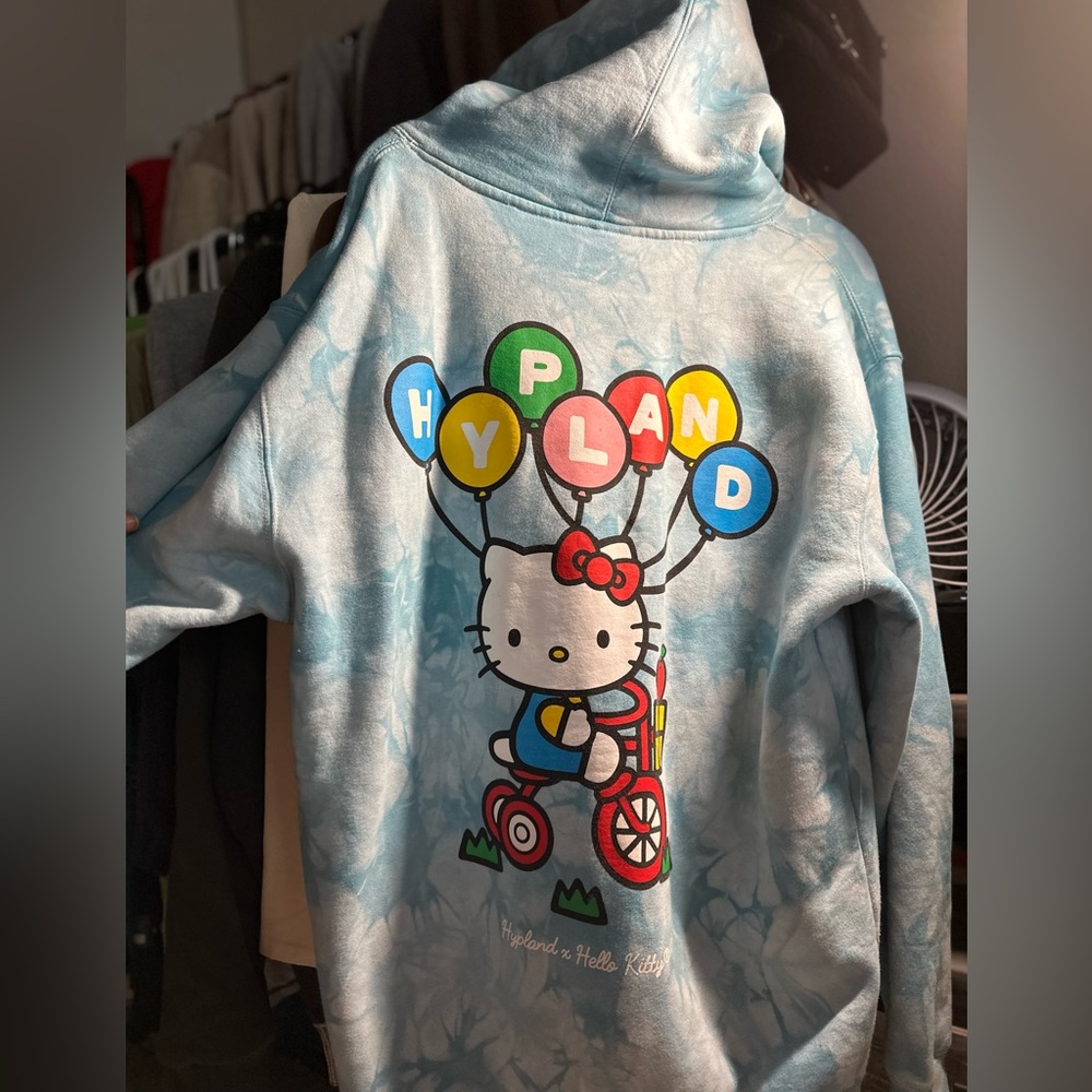 Empyre - hello kitty blue hoodie in size (L)